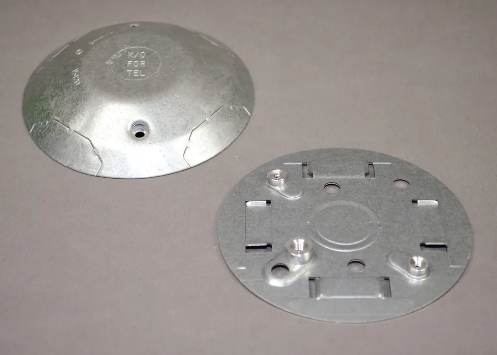 Wiremold 1542D 4 Galvanized Steel 1-Channel Overfloor Raceway Junction Box