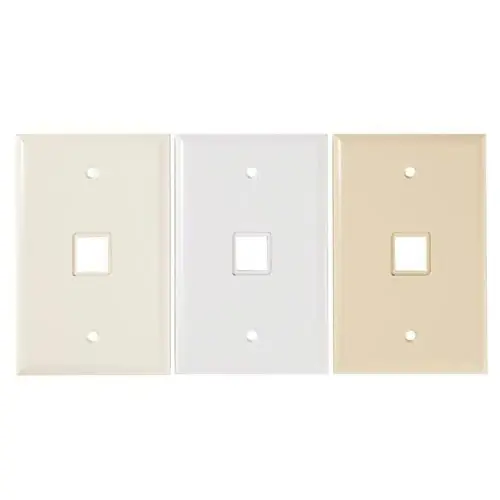 OCC FPR0312 OCC FPR0312 3-Port Single-Gang Smooth Faceplate UMJ