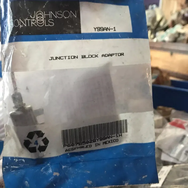 JOHNSON CONTROLS Y99AN1 Thermocouple Junction Block Adapter