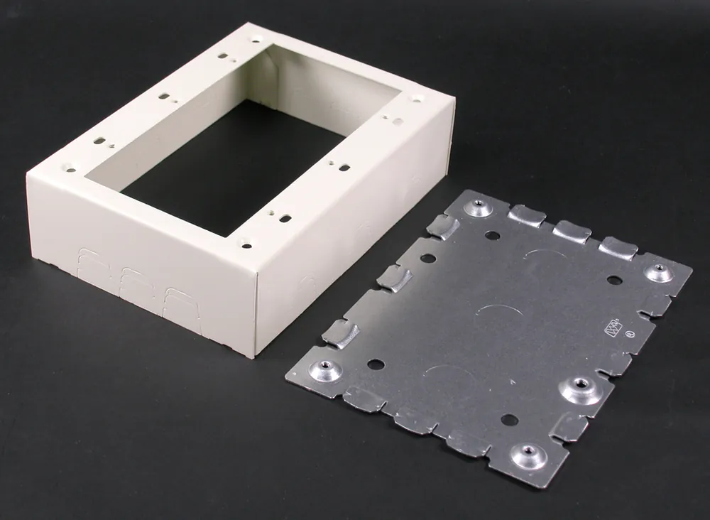Legrand 5748-3WH Wiremold 500/700-Series Three-Gang Switch and Receptacle Box Fitting
