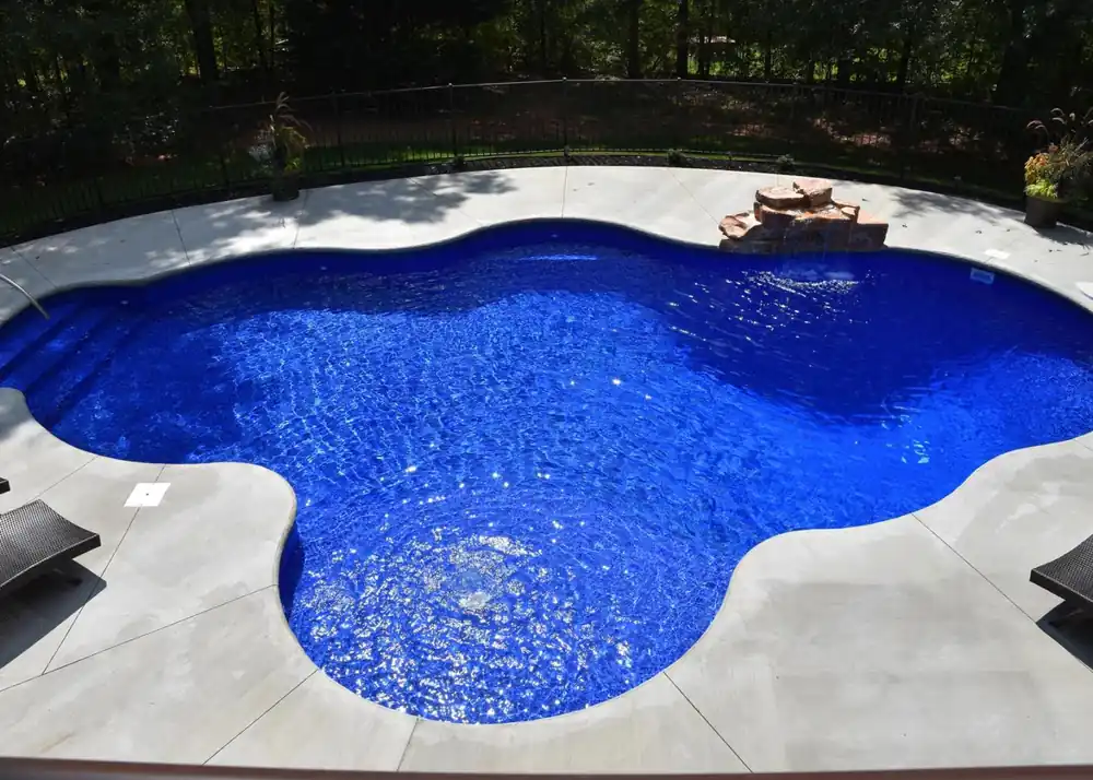 LATHAM POOL PRODUCTS CDW-RA048084-1 CP2W Coping Radius 4'x7'R 1PC