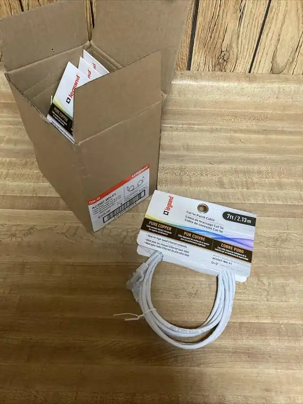ONQ AC3507WHV1 Legrand Cat5e Patch Cable - 7 ft